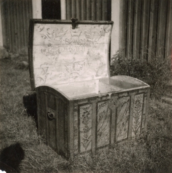 Kemin mlk., Lautiosaari. Arkku Tieksolassa. Kuva: Eino Nikkil� 1947, Museovirasto.