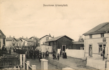 Rovaniemen kirkonkyl�st�. Kuva: Postikortti, Museovirasto.