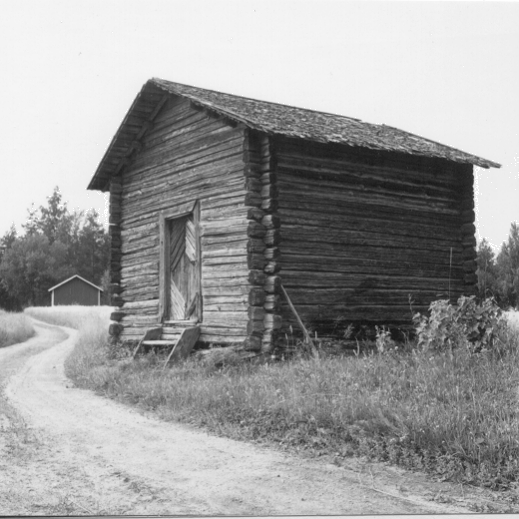 Vehmersalmi, Puutosm�ki, Hein�joki. Aitta. Kuvausaika: 1973. Valokuvaaja: Rauni S�is�. Kuopion kulttuurihistoriallisen museon kokoelmat.