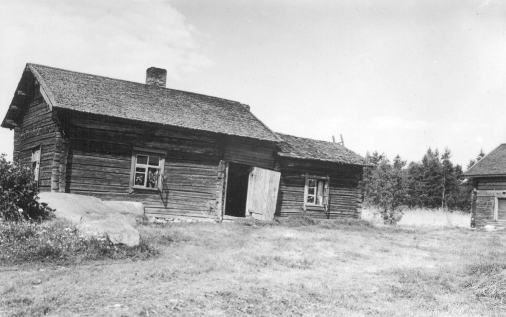 Rautavesi, R�yn� Kaariniemen vanha tupa purettu n. 1950-1.. Kuvausaika: 1930-1. Valokuvaaja: Viktor Toivanen. Kuopion kulttuurihistoriallisen museon kokoelmat